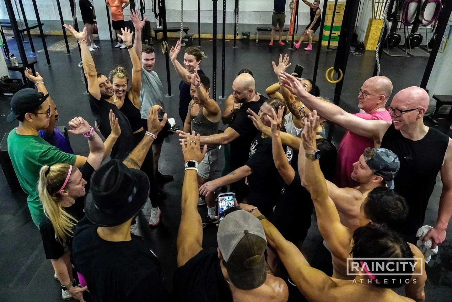 YAAAY! We made it to Friday 💚 This is a reminder that next week is TESTING WEEK! Here is the schedule:⁠
⁠
- Mon Oct 27: 1RM Back Squat⁠
- Wed Oct 29: 8RM DB Bench Press⁠
- Thur Oct 30: 1RM Squat Clean &amp; 1RM Snatch in Olympic Lifting⁠
- Sun Nov 2