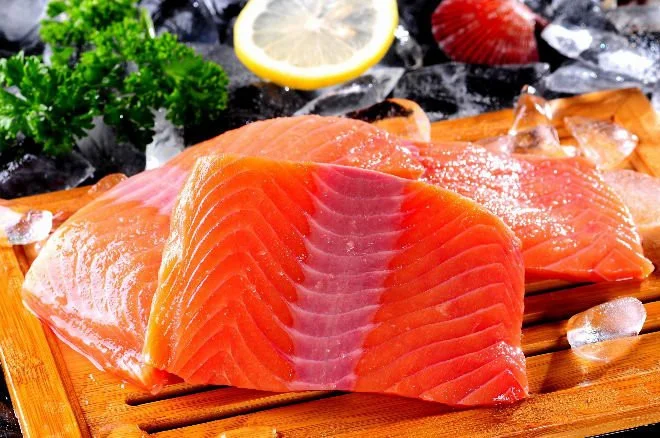 WILD SILVERBRITE CHUM SALMONSince most chum salmon spawns near river mouths, they have lower oil content than sockeye. Chum salmon has a mild taste, is low in sodium, and is a good source of Omega-3 fatty acids.