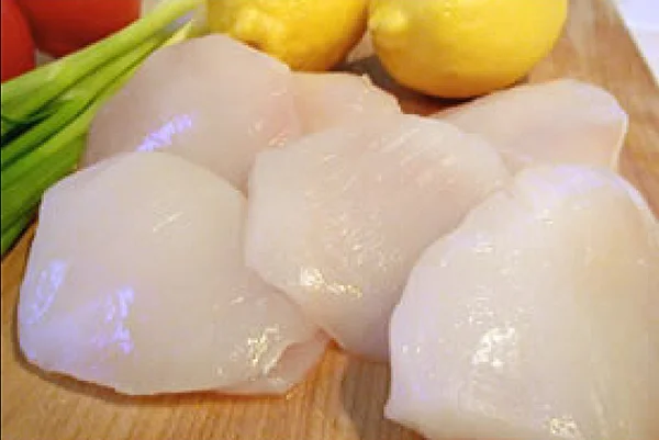 HALIBUT CHEEKS Boneless, extremely tender and moist, these yummy pieces of goodness come from the head of the fish and are considered a delicacy. They have a firm texture and are sometimes compared to sea scallops. Delicious pan-fried!