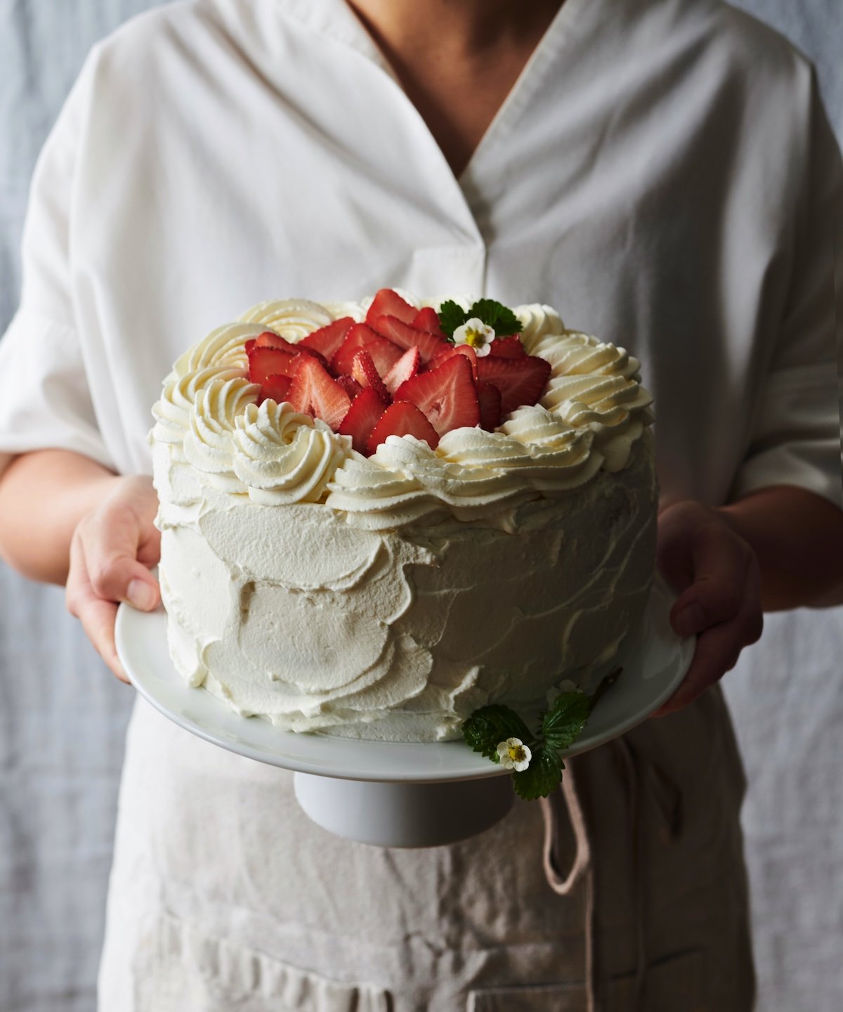 ScandinavianBaking_StrawberryCreamCake 2.jpg