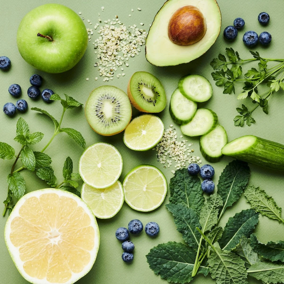 CLST_SmoothieCookbook_PickUp 4 (1).jpg