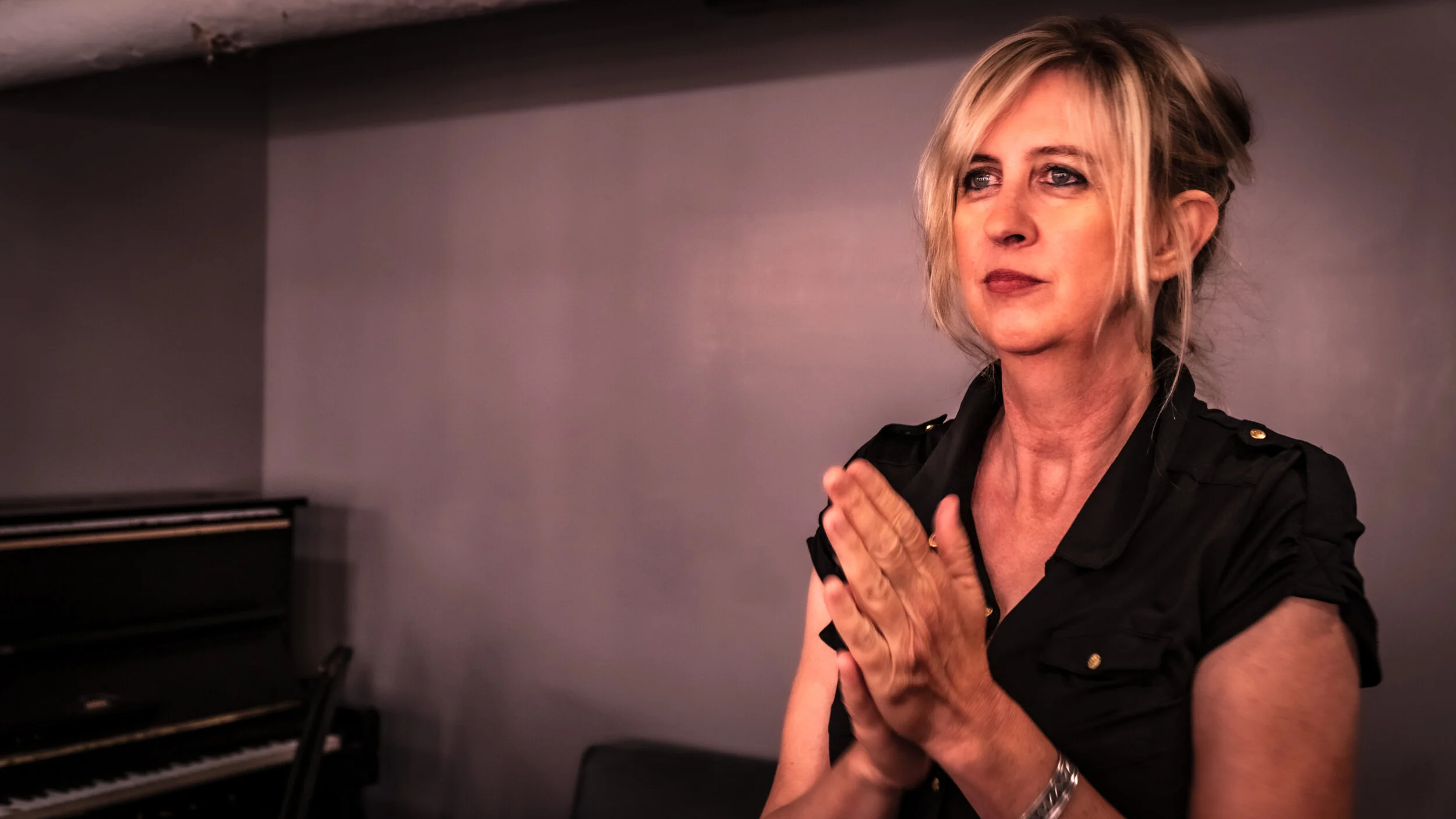 Cindy Lee Berryhill getting ready to hit the stage