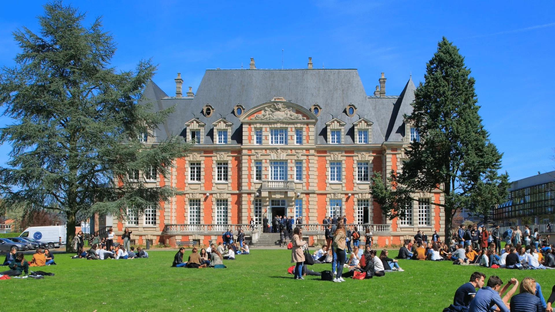 Summer Short Program at NEOMA Business School