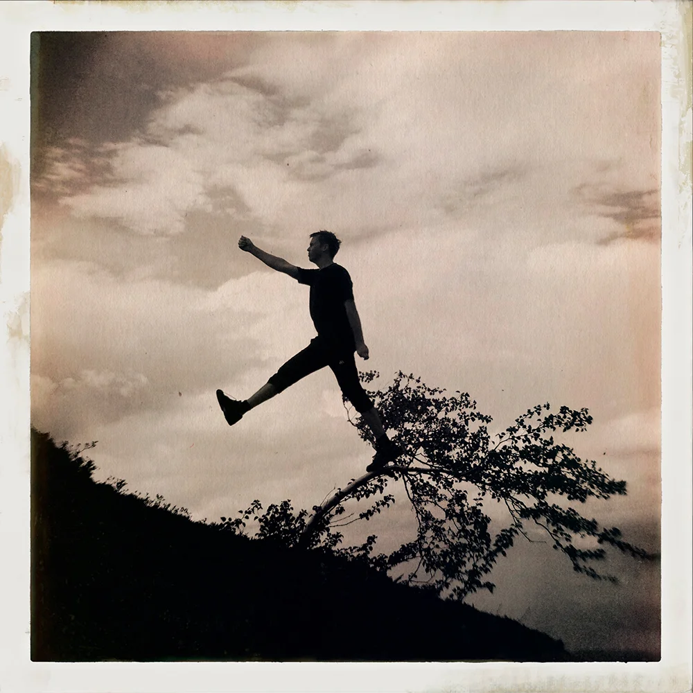 Erlend-B-Enger-onetreeme-trær-trees-people-climbing-climbingtrees-hipstamatic-fineart-topofthetrees-treetops- (13).jpg