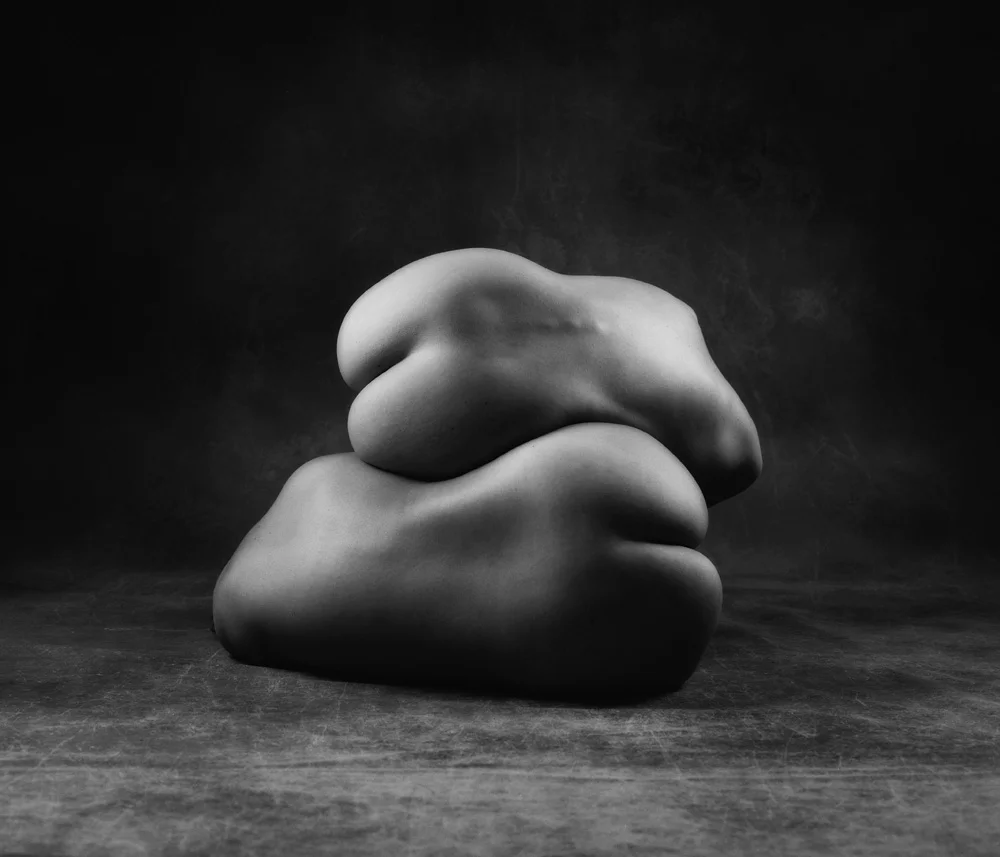 Erlend-B-Enger-Nudes-Shapes-fineart-lightandshadow-b&w (3).jpg