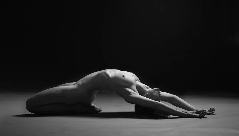 Erlend-B-Enger-Nudes-Shapes-fineart-lightandshadow-b&w (15).jpg