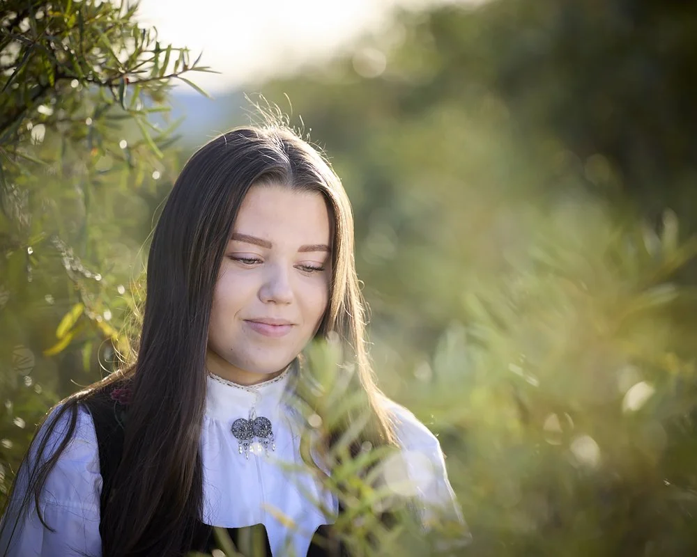 fotograferlendbenger, konfirmantfoto, konfirmantfotografering, ungdom, bunad, utefotografering, melhus, stjørdal, trondheim (10).jpg