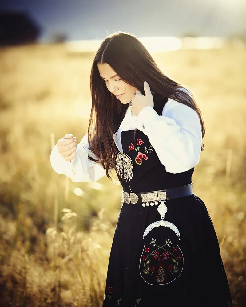 fotograferlendbenger, konfirmantfoto, konfirmantfotografering, ungdom, bunad, utefotografering, melhus, stjørdal, trondheim (12).jpg