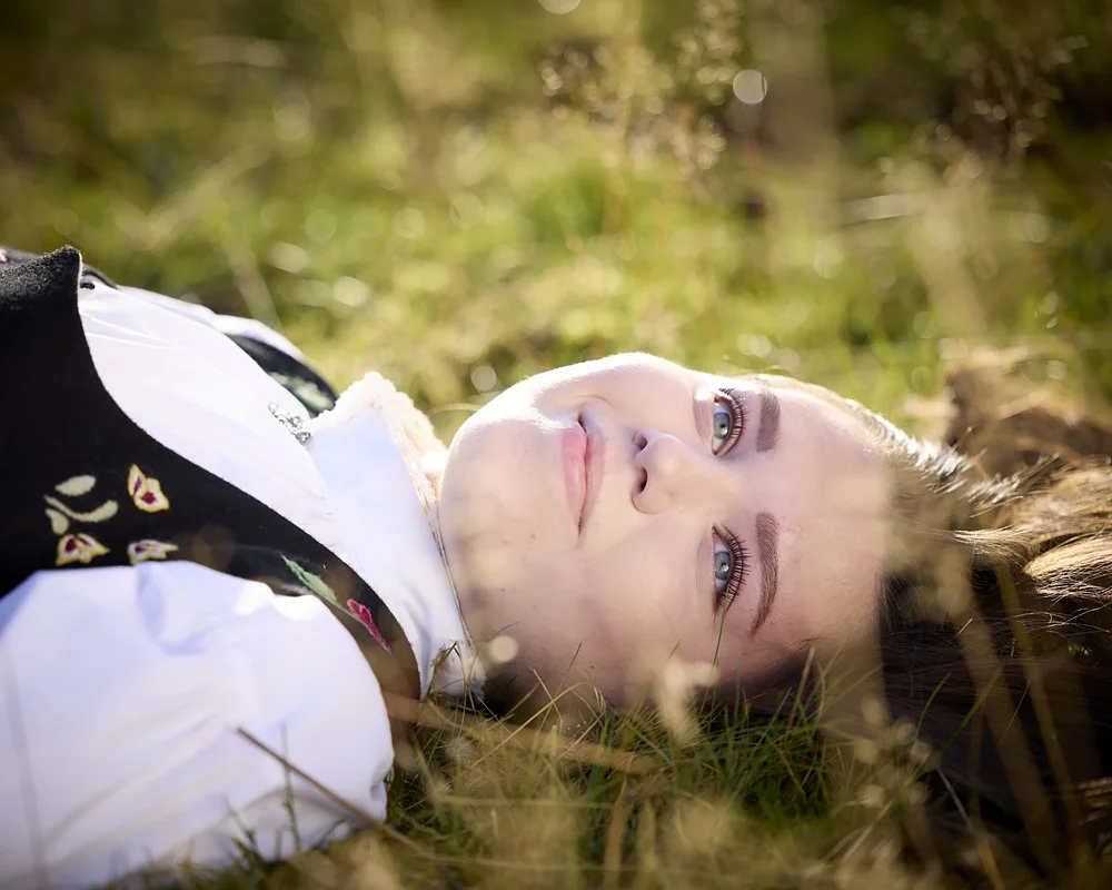 fotograferlendbenger, konfirmantfoto, konfirmantfotografering, ungdom, bunad, utefotografering, melhus, stjørdal, trondheim (14).jpg