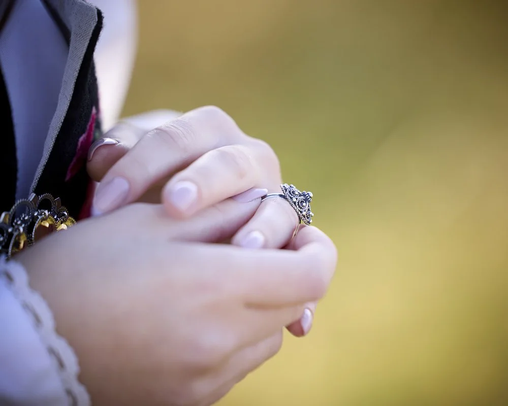 fotograferlendbenger, konfirmantfoto, konfirmantfotografering, ungdom, bunad, utefotografering, melhus, stjørdal, trondheim (15).jpg