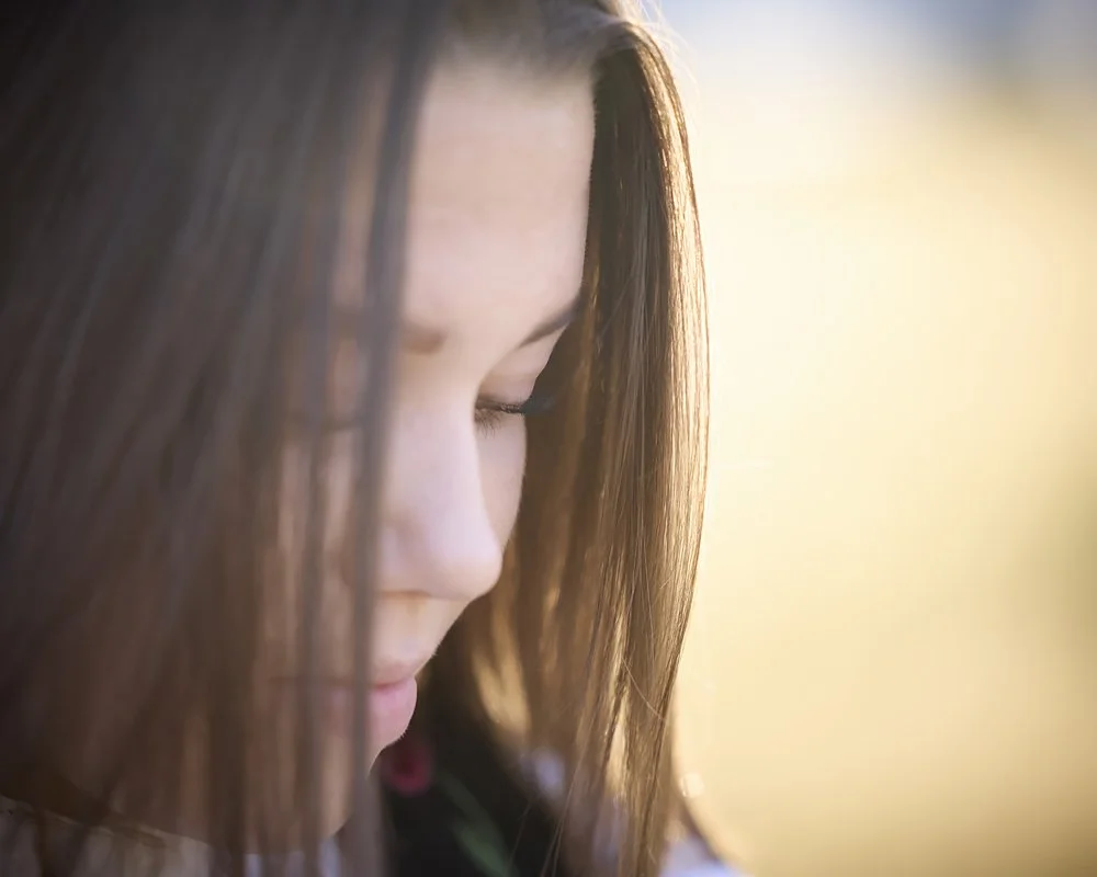 fotograferlendbenger, konfirmantfoto, konfirmantfotografering, ungdom, bunad, utefotografering, melhus, stjørdal, trondheim (16).jpg