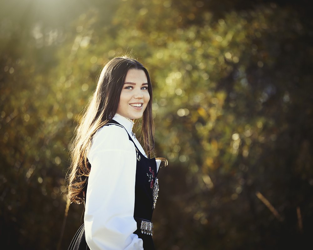 fotograferlendbenger, konfirmantfoto, konfirmantfotografering, ungdom, bunad, utefotografering, melhus, stjørdal, trondheim (3).jpg