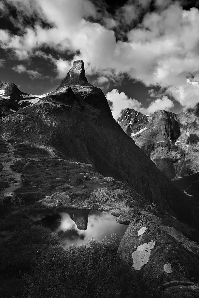 erlendbenger-landscape-b&w-shv-erlend-b-enger-nature-naturelovers-naturephoto-romsdalshorn-raumakommune-romsdalen.jpg
