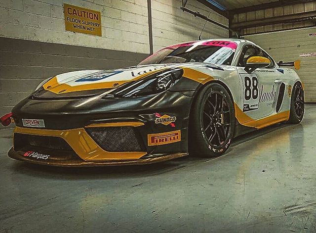 Ready for Donington Park @british_gt this weekend in this lil beauty 😝 &mdash;&mdash;&mdash;&mdash;&mdash;&mdash;&mdash;&mdash;&mdash;&mdash;&mdash;&mdash;&mdash;
@edenprivatestaff &bull; @pcfcarfinance &bull; @tms_carstorage &bull; @gt_marques_pors