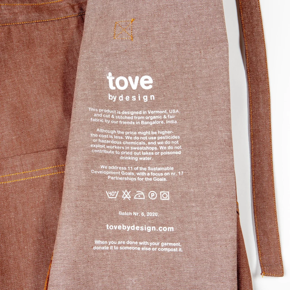 Farm Apron Dress / Brown Chambray tove | sustainable fashion Farm Apron Dress / Brown Chambray tove | sustainable fashion