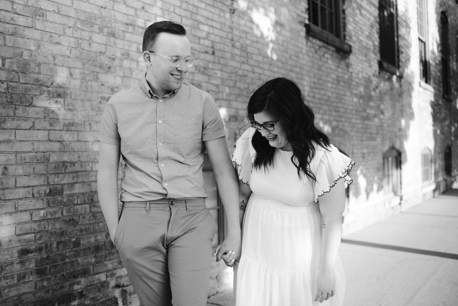 downtown-grand-rapids-engagement-photographer (12).jpg