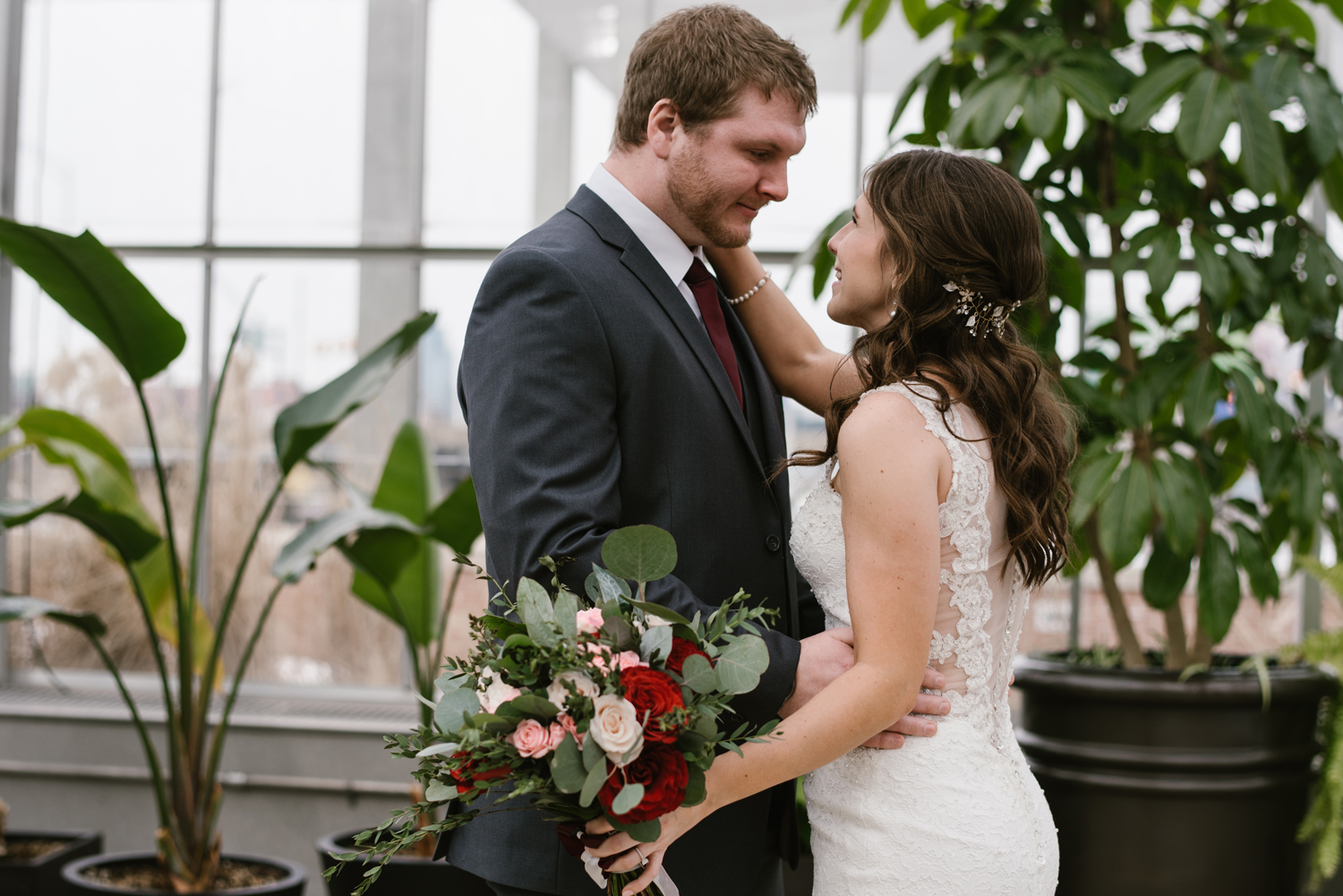 grand-rapids-downtown-market-wedding-photographer (15).jpg