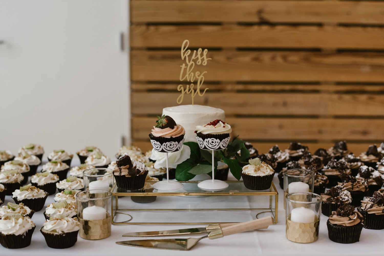 grand-rapids-downtown-market-wedding-photographer (124).jpg