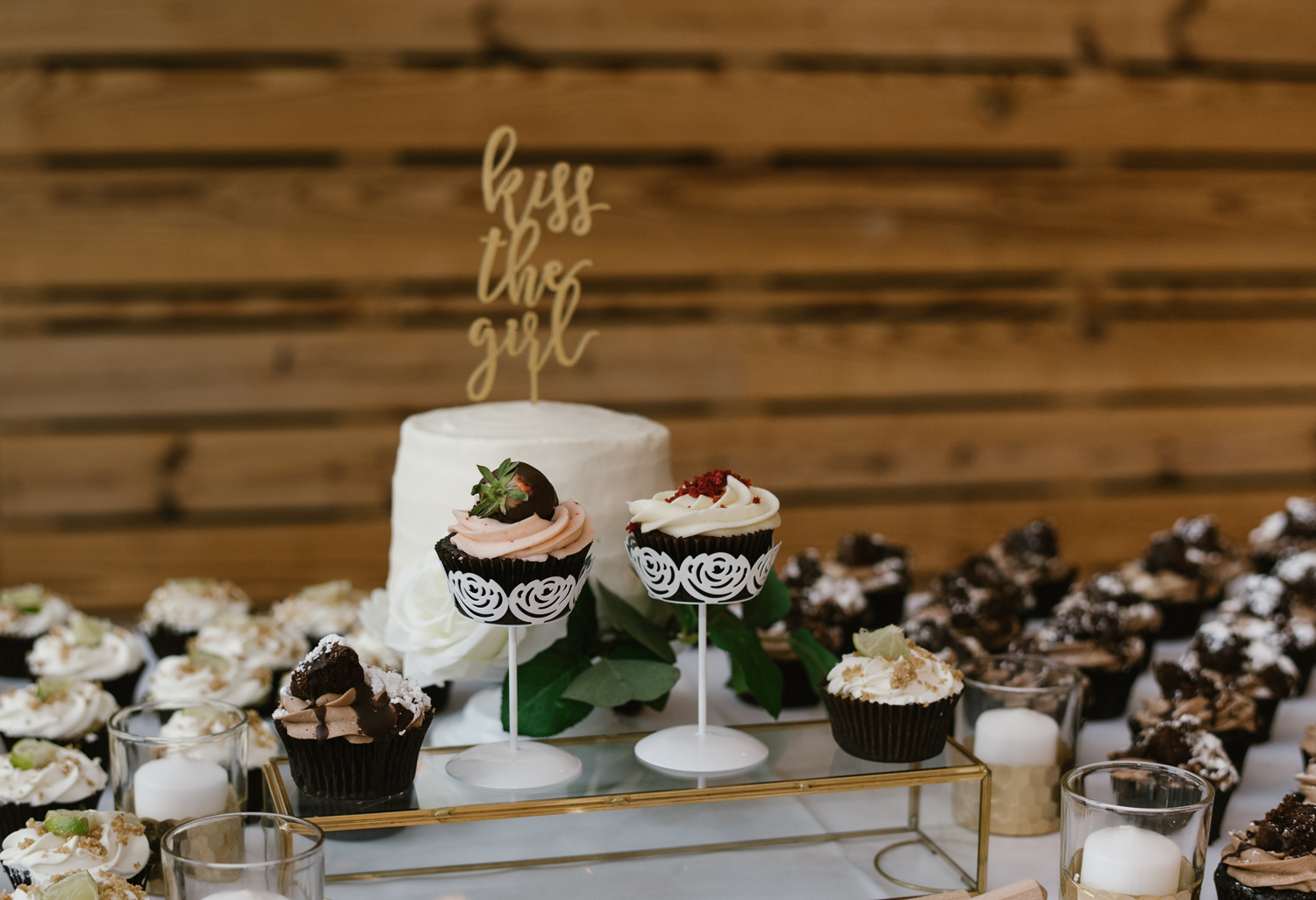 grand-rapids-downtown-market-wedding-photographer (125).jpg