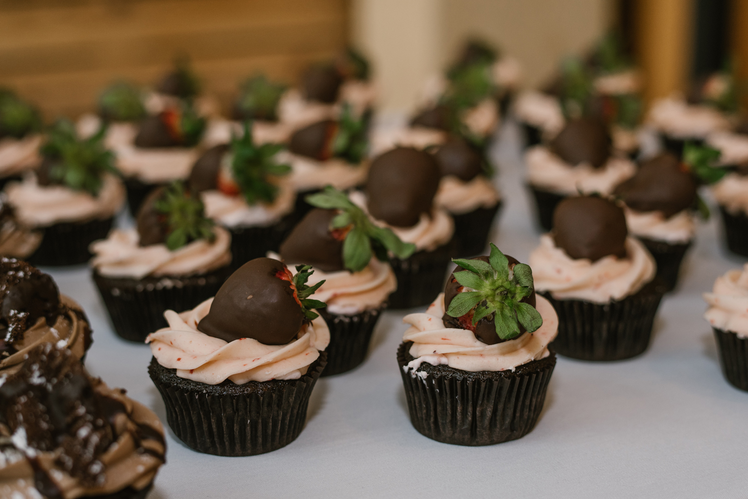grand-rapids-downtown-market-wedding-photographer (130).jpg