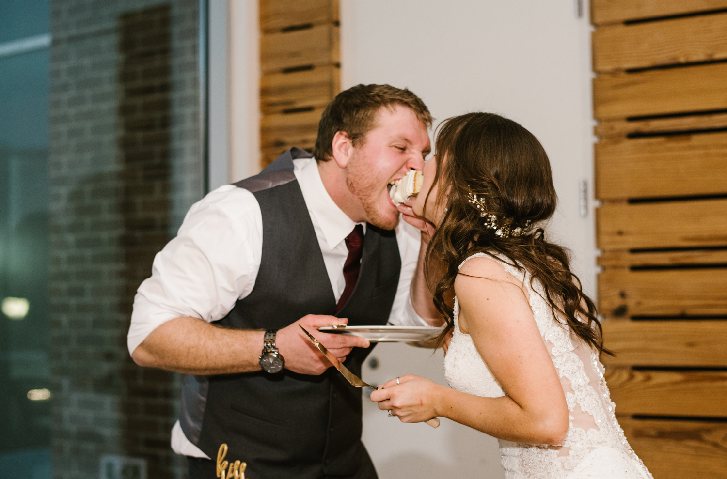 grand-rapids-downtown-market-wedding-photographer (155).jpg