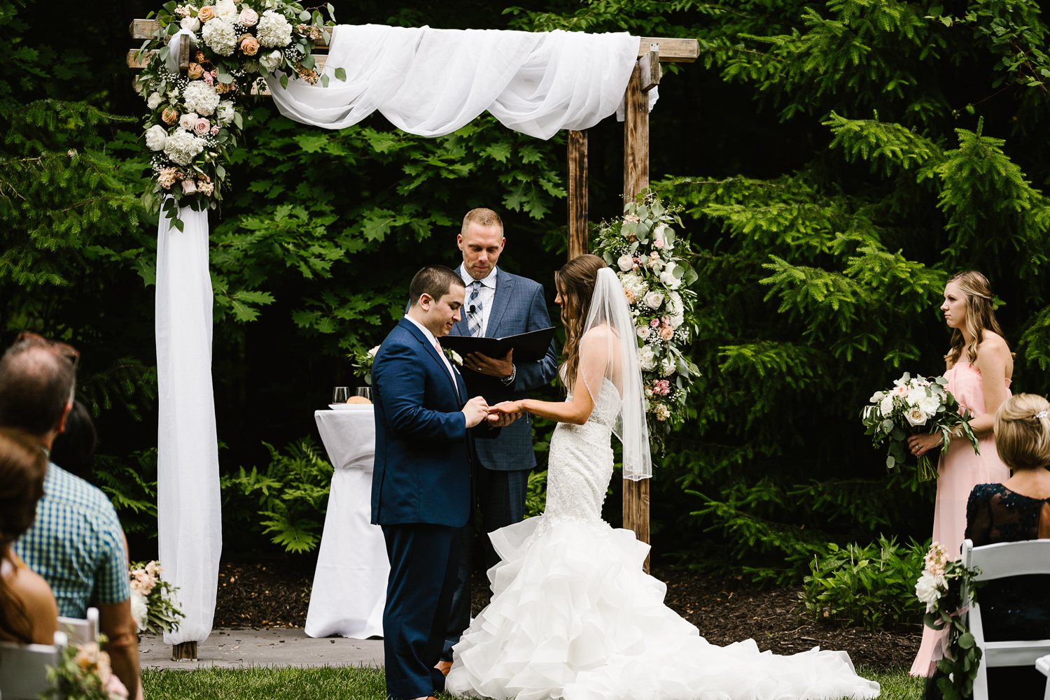 ravines-golf-club-wedding (131).jpg