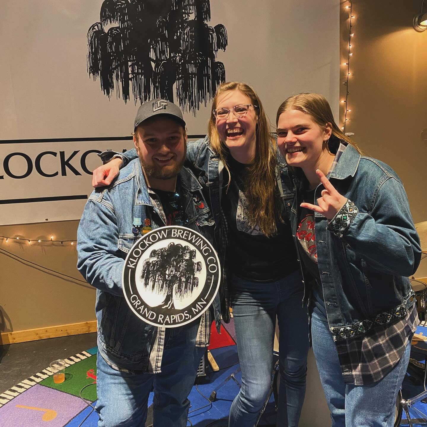 Huge thanks to everyone who came out last night for the 48 Hour Band Contest! It was a tough competition, but The Mockups (Zach Nichols, Angie Erickson, and Avrielle Schneider) took home first prize. Despite only one winner, a good time was had by al