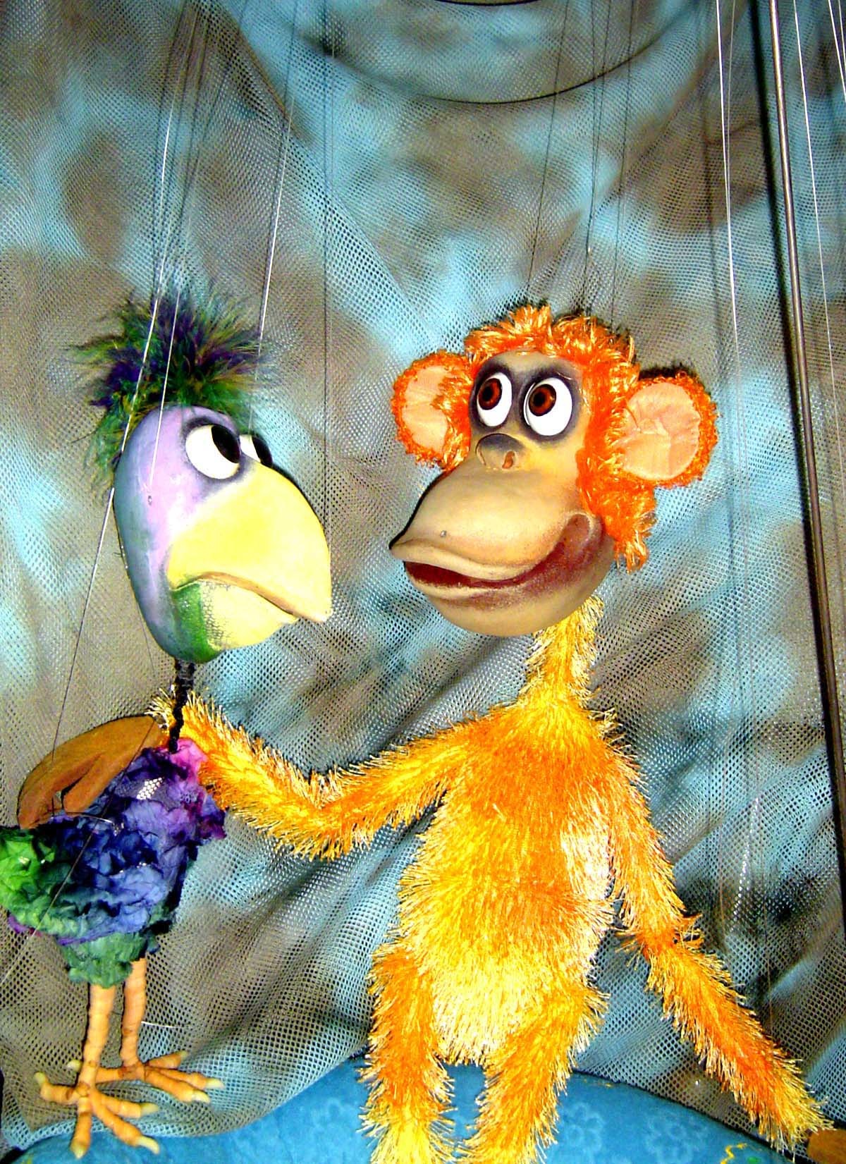 PuppetART-monkey-parrot-banana-for-turtle-04.jpg