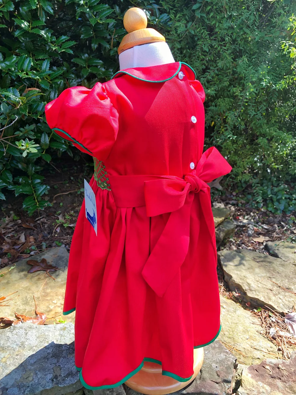 khloe christmas dress The gorgeous reality star Khloe Kardashian looked magical for Christmas eve  in a flawless red dress by the Lebanese Couturier Nicolas Jebran.  @nicolasjebranworld @nicolasjebran @khloekardashian #christmasfashion  #reddress #khloekardashian