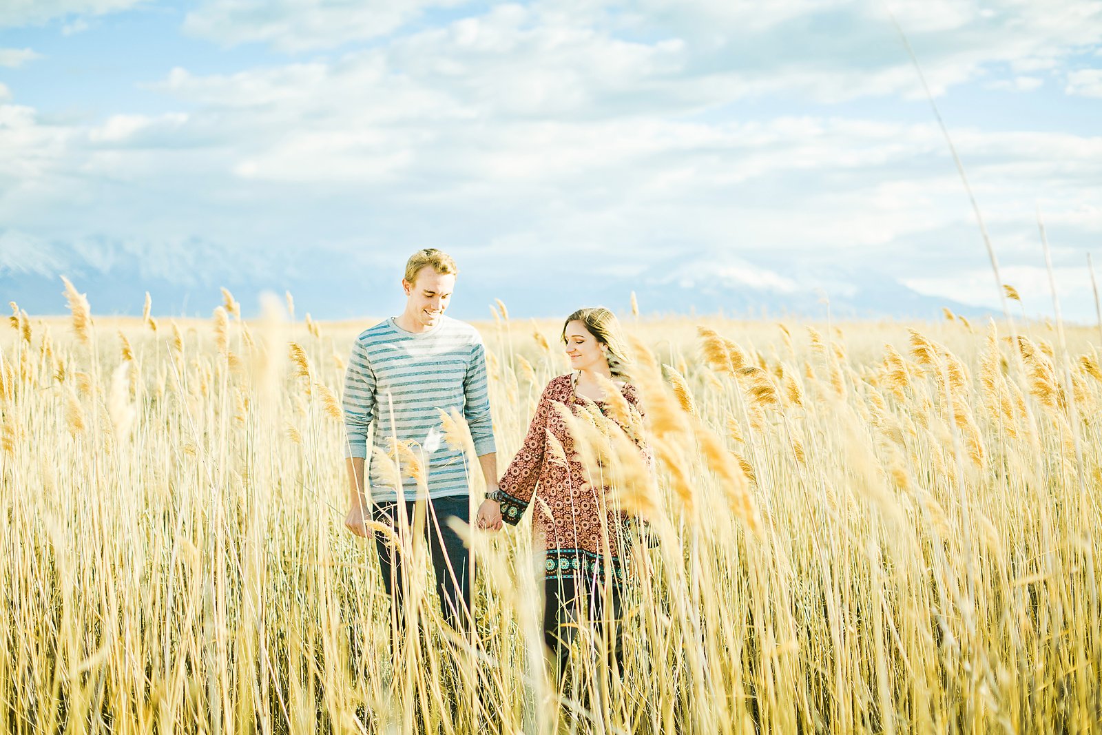 yellow_grass_field_photo_shoot_008.jpg