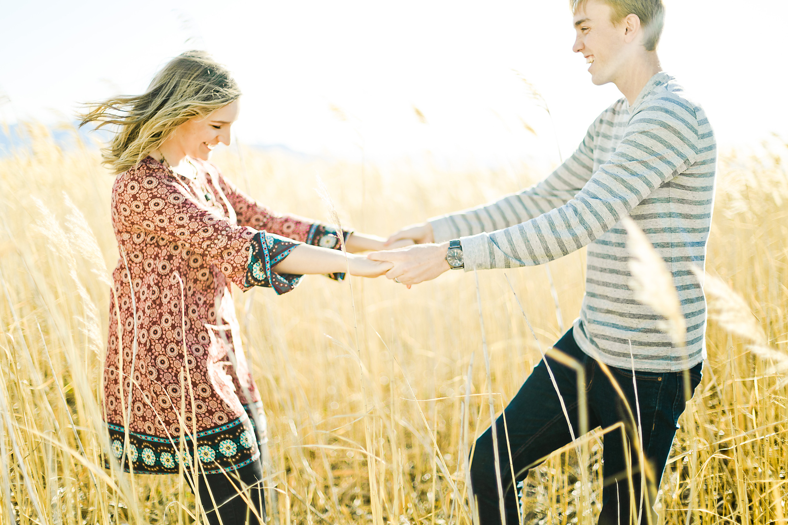 yellow_grass_field_photo_shoot_010.jpg