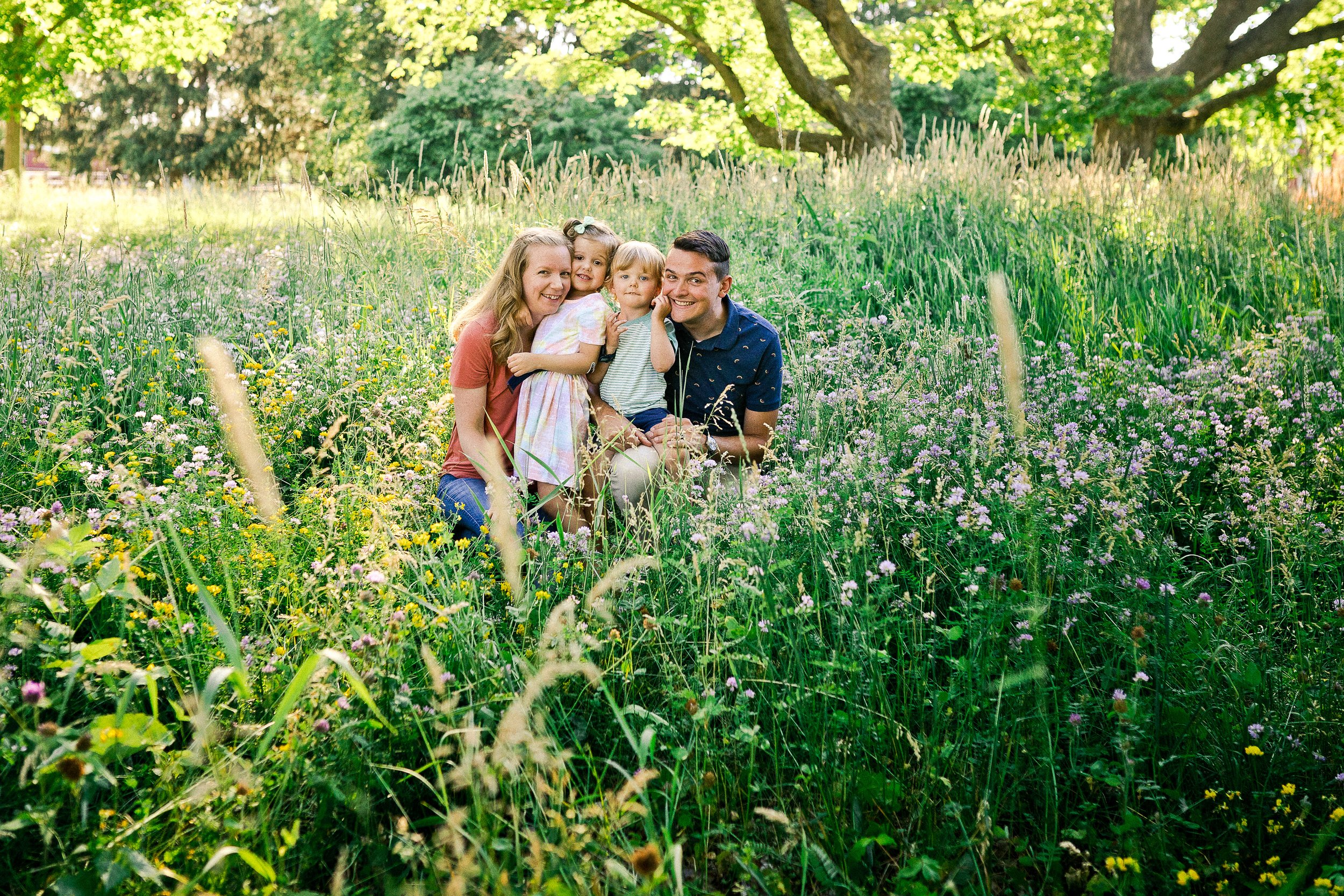 minneapolis_family_photos_wildflowers_0006.jpg