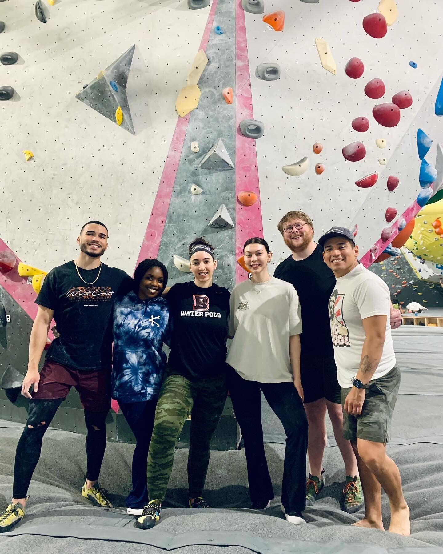 Weekend hangs 🤙
&bull;
&bull;
#climbing#bouldering#exercise#workfamily#neurosport#physicaltherapy#physicaltherapist#futuredpt#movebetter#livemore#exerciseismedicine#workout