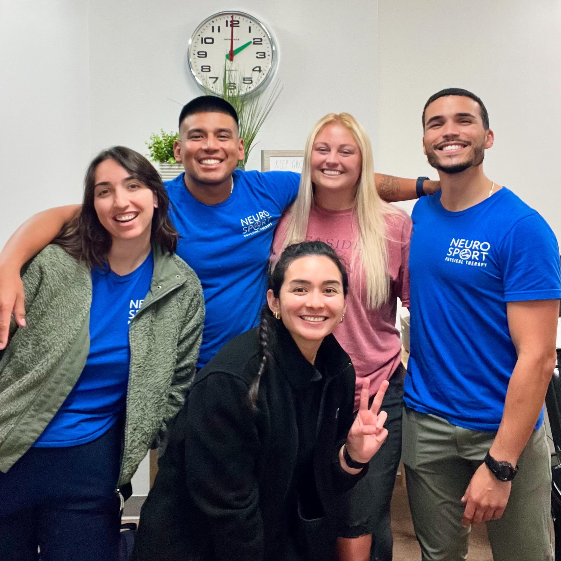 Great crew 💙💙💙
Happy weekend!
&bull;
&bull;
&bull;
#friday#friends#physicaltherapist#neurosport#physicaltherapy#movebetter#livemore#pasadena#southpasadena