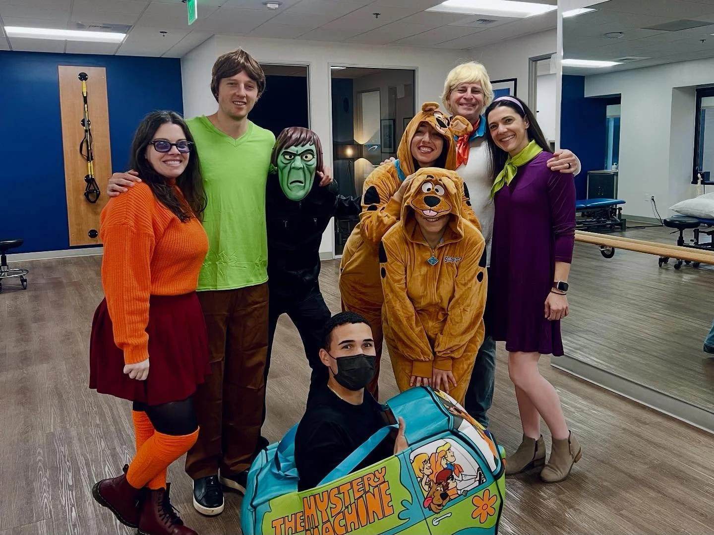 🦴 Ruh-roh! The NeuroSport gang’s on the case! 
Happy Halloween 🎃👻
#HappyHalloween #ScoobyDooCrew #PhysicalTherapyFun #ClinicVibes #PTLife #ScoobySnacksAndStretching #Jinkies #KeepMoving #HalloweenAtTheClinic #HealthyBodiesNoMystery #neuros