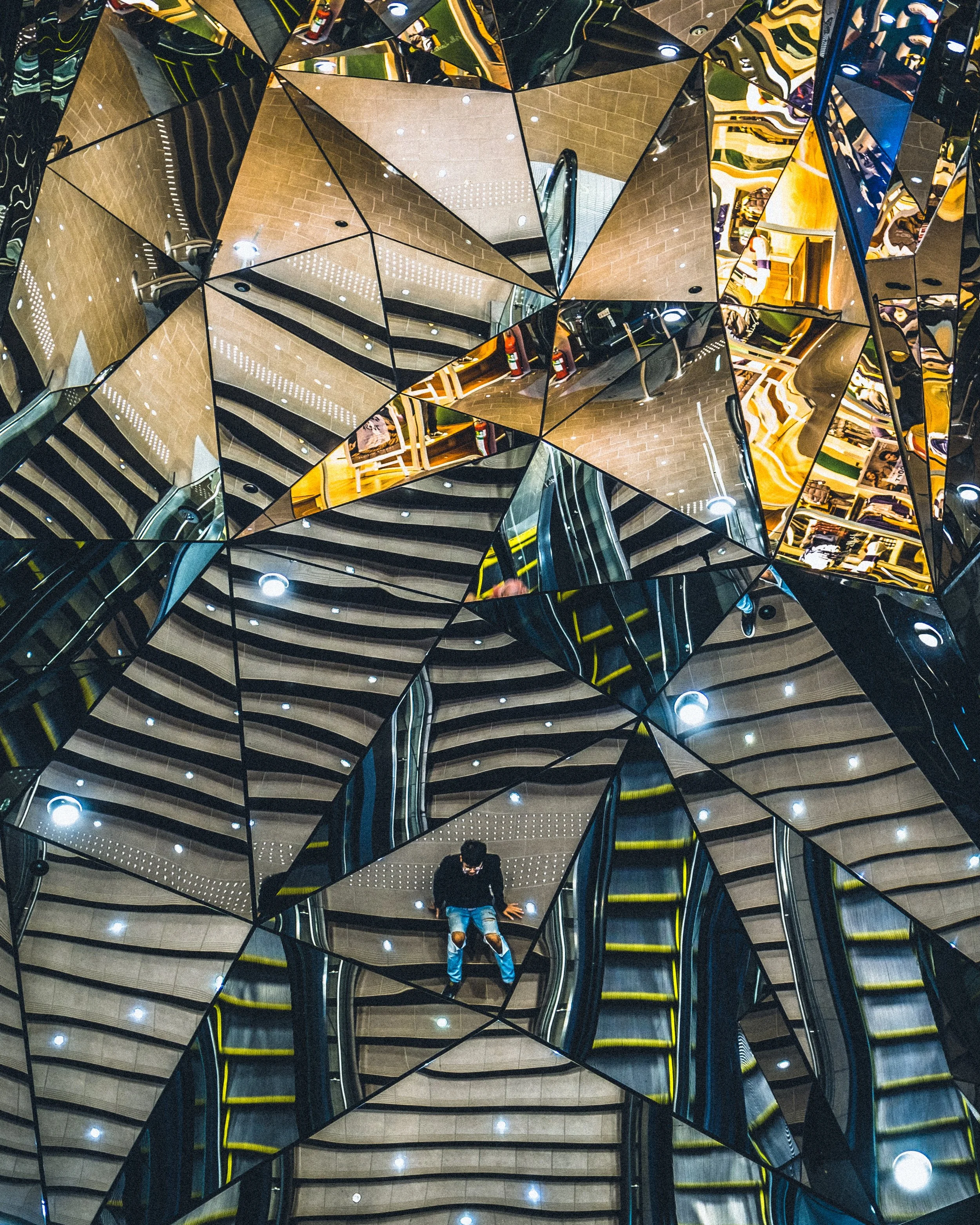 Photo by Erik Eastman on Unsplash | When life is chaotic, is God in control? Do you really believe God is in control of your life no matter what?
