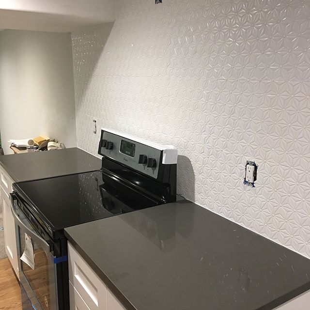 Loving how this kitchen is coming together! &bull;
&bull;
&bull;
&bull;
&bull;
#kitchen #quartz #tile #white #grey #remodel #apartment #smallspaces #makethemostofit #fixerupper #rental #tile #backsplash #detail #design #interiordesign #clean #granite