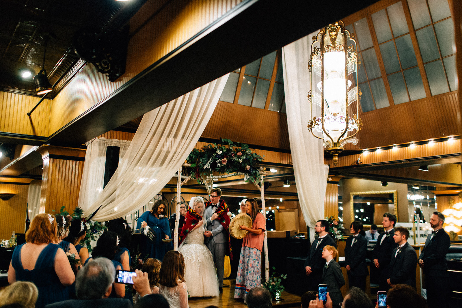 union cafe wedding seattle washington feminist photographer kendall shea night indoor ceremony reception