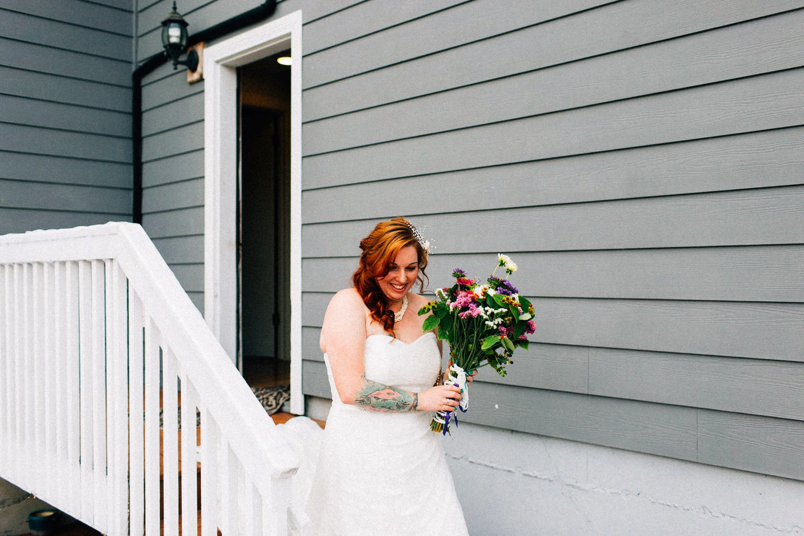 tracey chris seattle backyard at home wedding fuck yeah weddings kendall lauren shea photographer feminist ceremony hand fasting wildflower bouquet tacoma portland deck