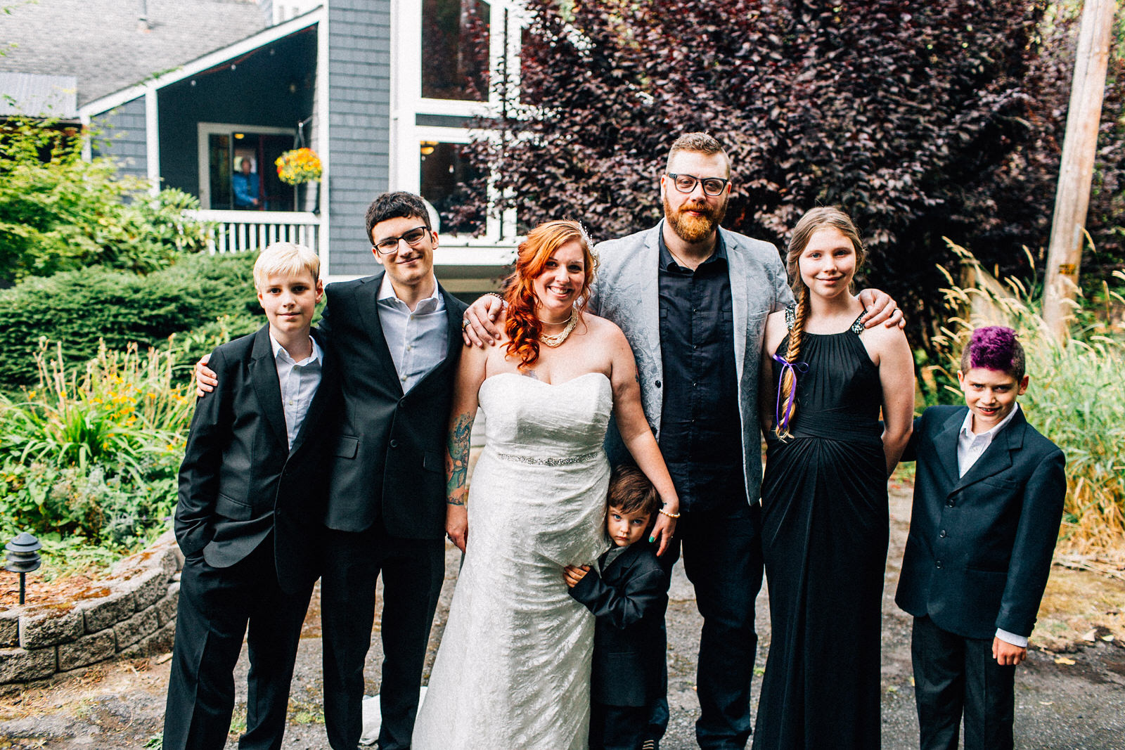 tracey chris seattle backyard at home wedding fuck yeah weddings kendall lauren shea photographer feminist ceremony hand fasting wildflower bouquet tacoma portland deck