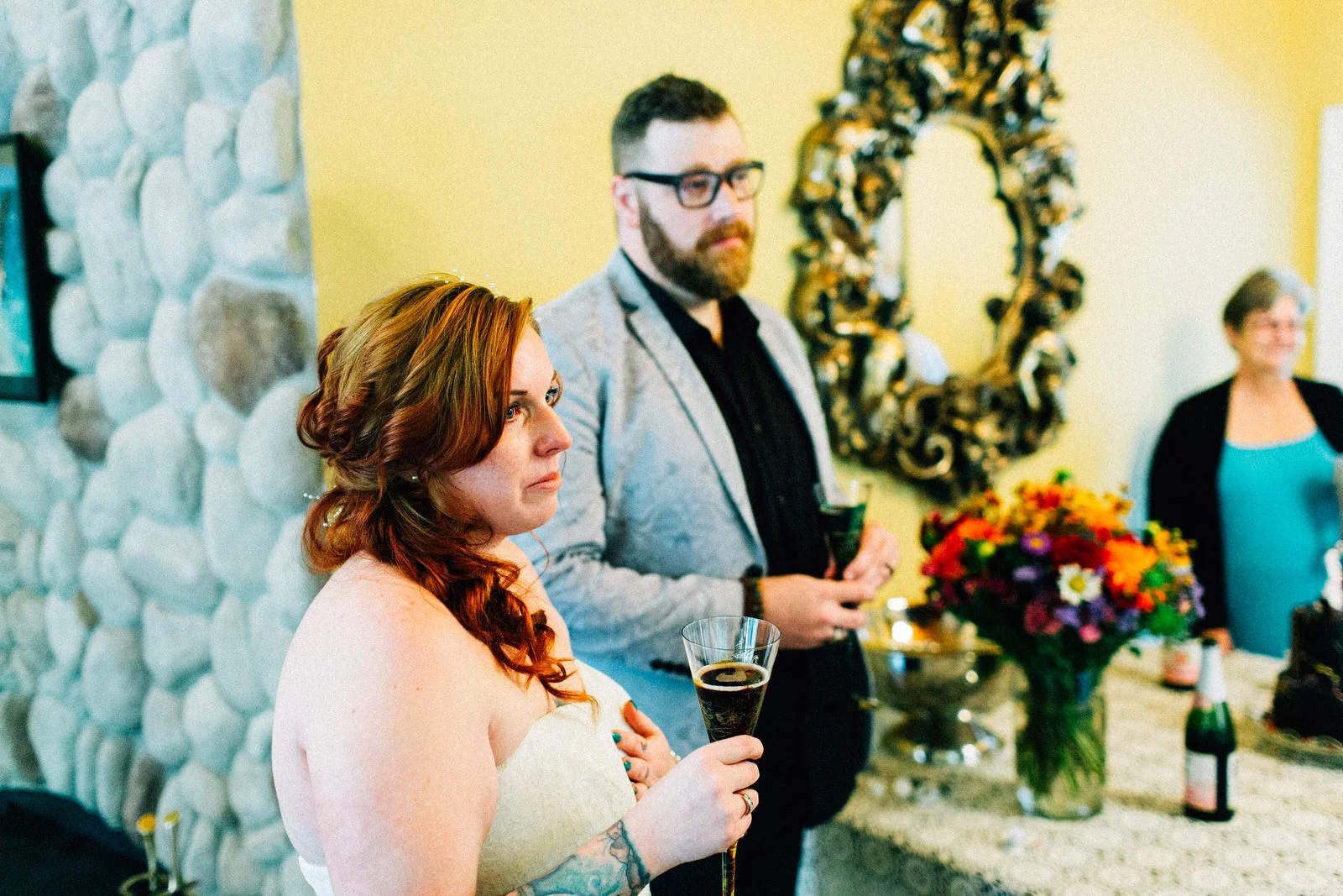tracey chris seattle backyard at home wedding fuck yeah weddings kendall lauren shea photographer feminist ceremony hand fasting wildflower bouquet tacoma portland deck