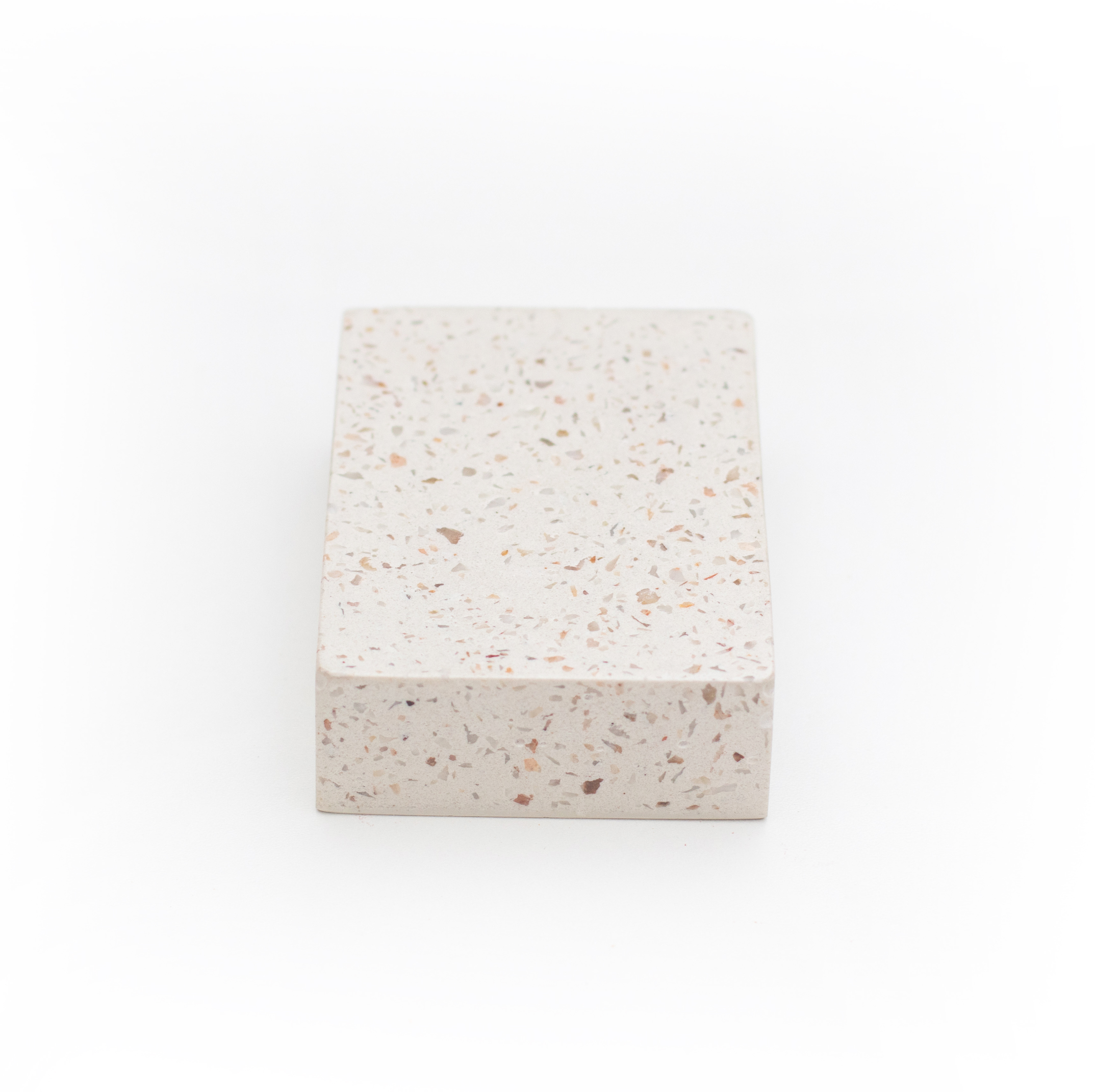 granilite branca com pedras pequenas claras - cod grow04