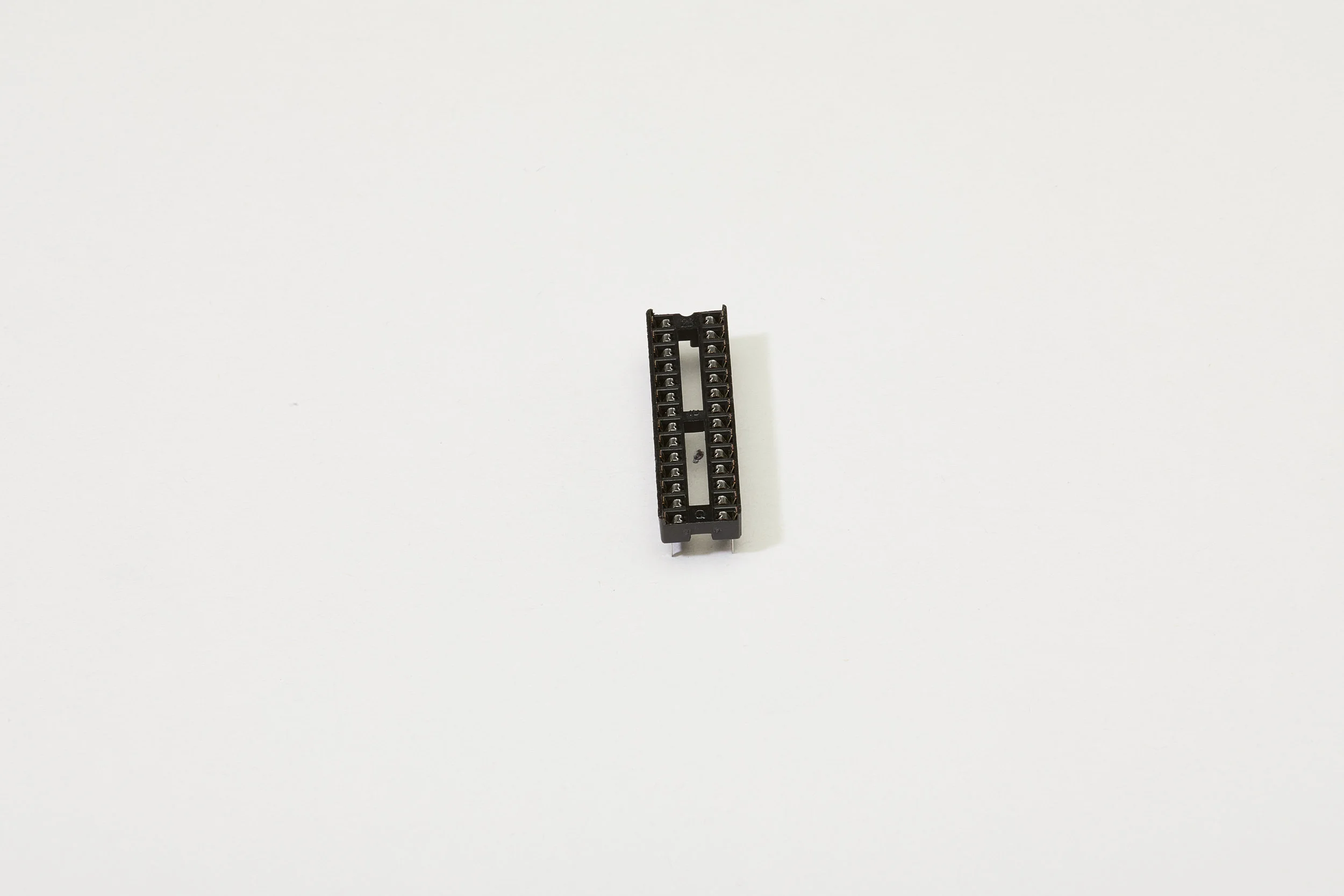 ES_28PIN_DIP_0339.jpg