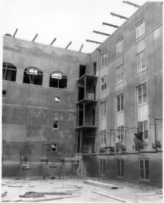 1960: Construction of the Royal Orleans Begins