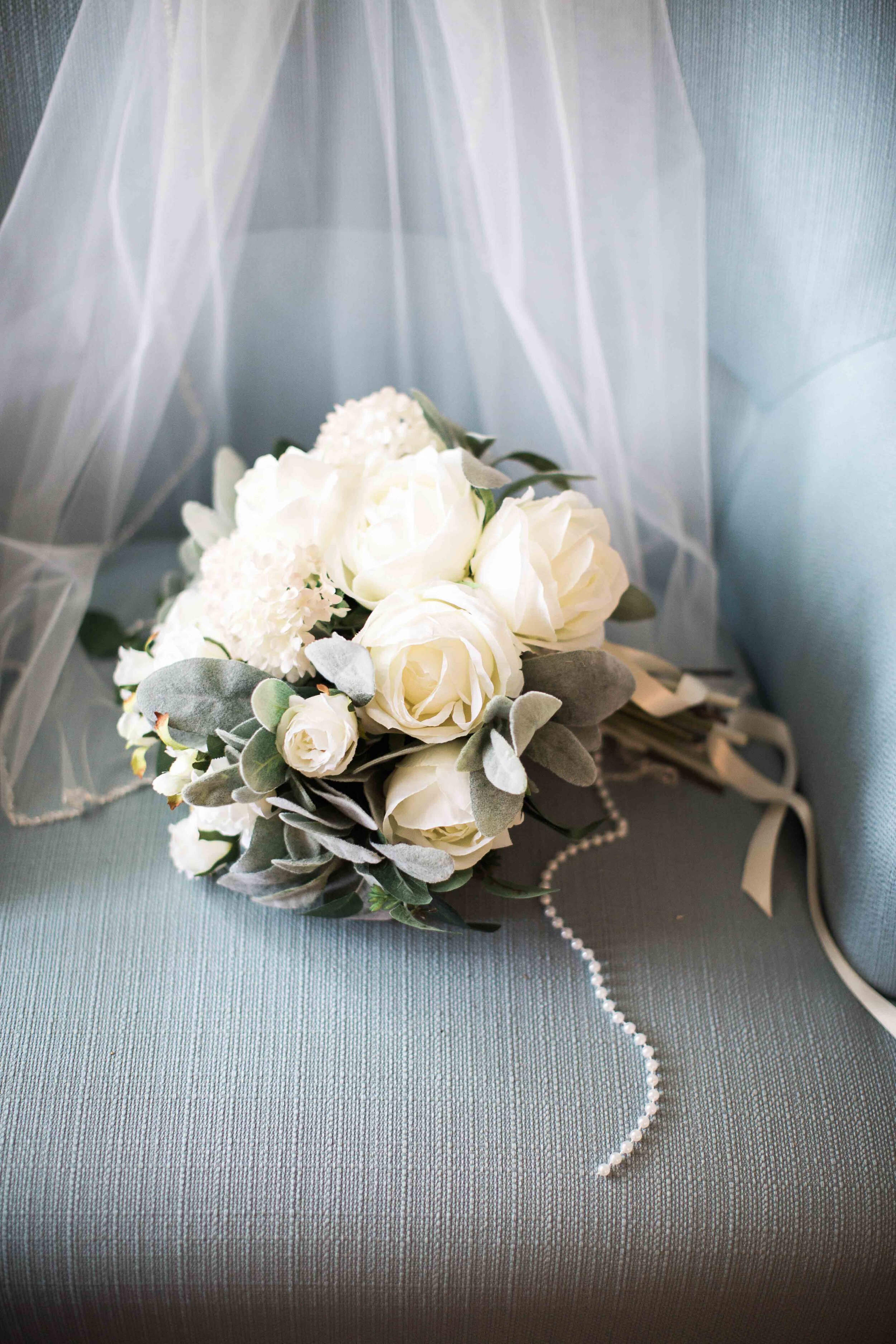 White bridal bouquet 