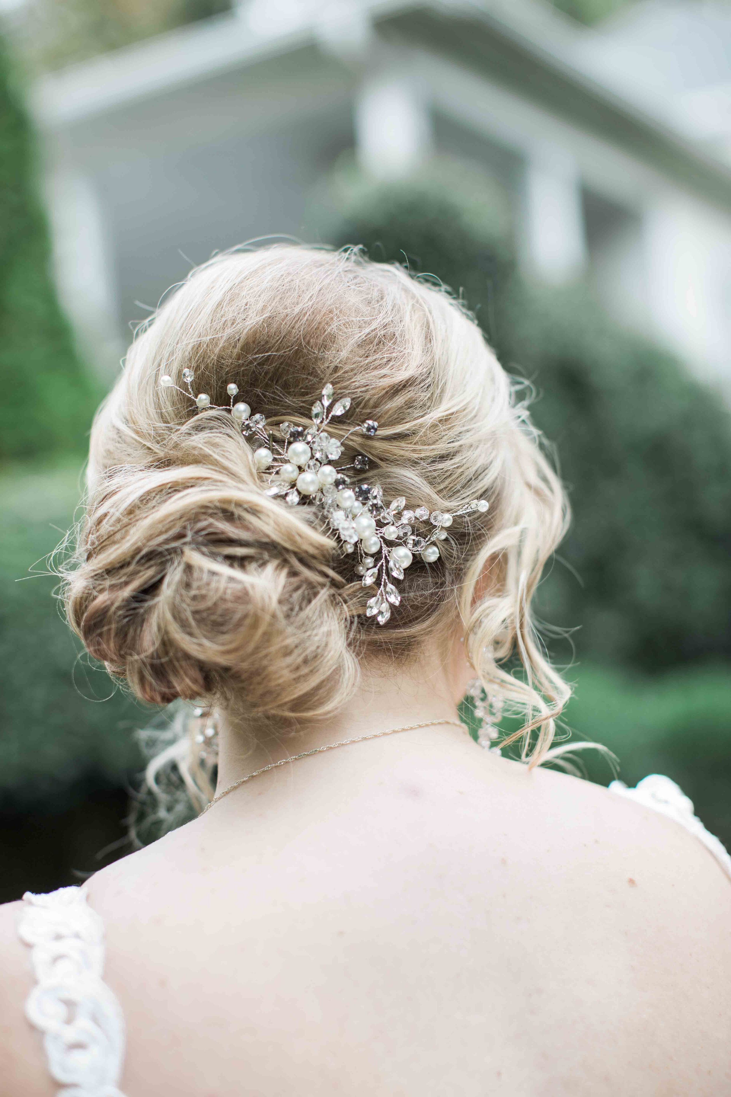 messy  updo hair bun