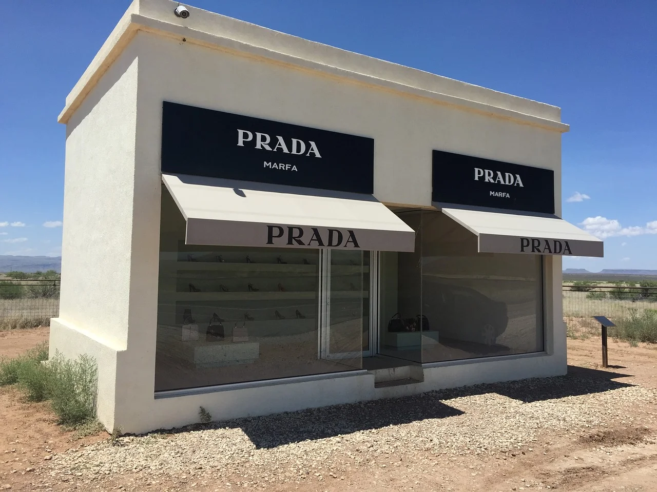 prada-1709163_1280.jpg