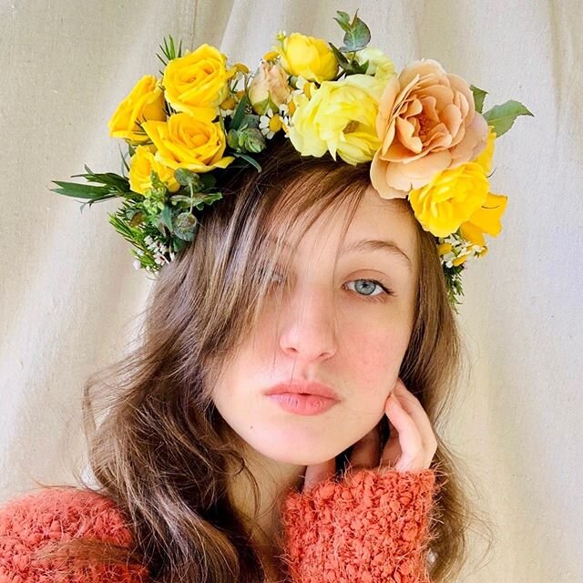 Her selfies are better than any pics I took. Standard 💛
#flowercrownfriday .
.
.
.
.
.
.
.
.
.
.
.
#flowercrowns #sandiegoflorist #socalflorist #sandiegofloraldesign #sdflorist #summerflowers #florist #floristsofinstagram #inspiredbypetals #inspired