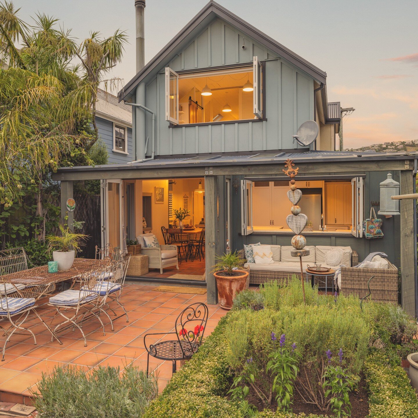 Live, Laugh, Love
4 Stoke Street, Sumner
homechch.co.nz
Experience the Sea la Vie&rsquo; of in this alluring HOME, situated a minute's walk away from Sumner Beach, in the most ideal location. This renovated property beautifully merges modern design w