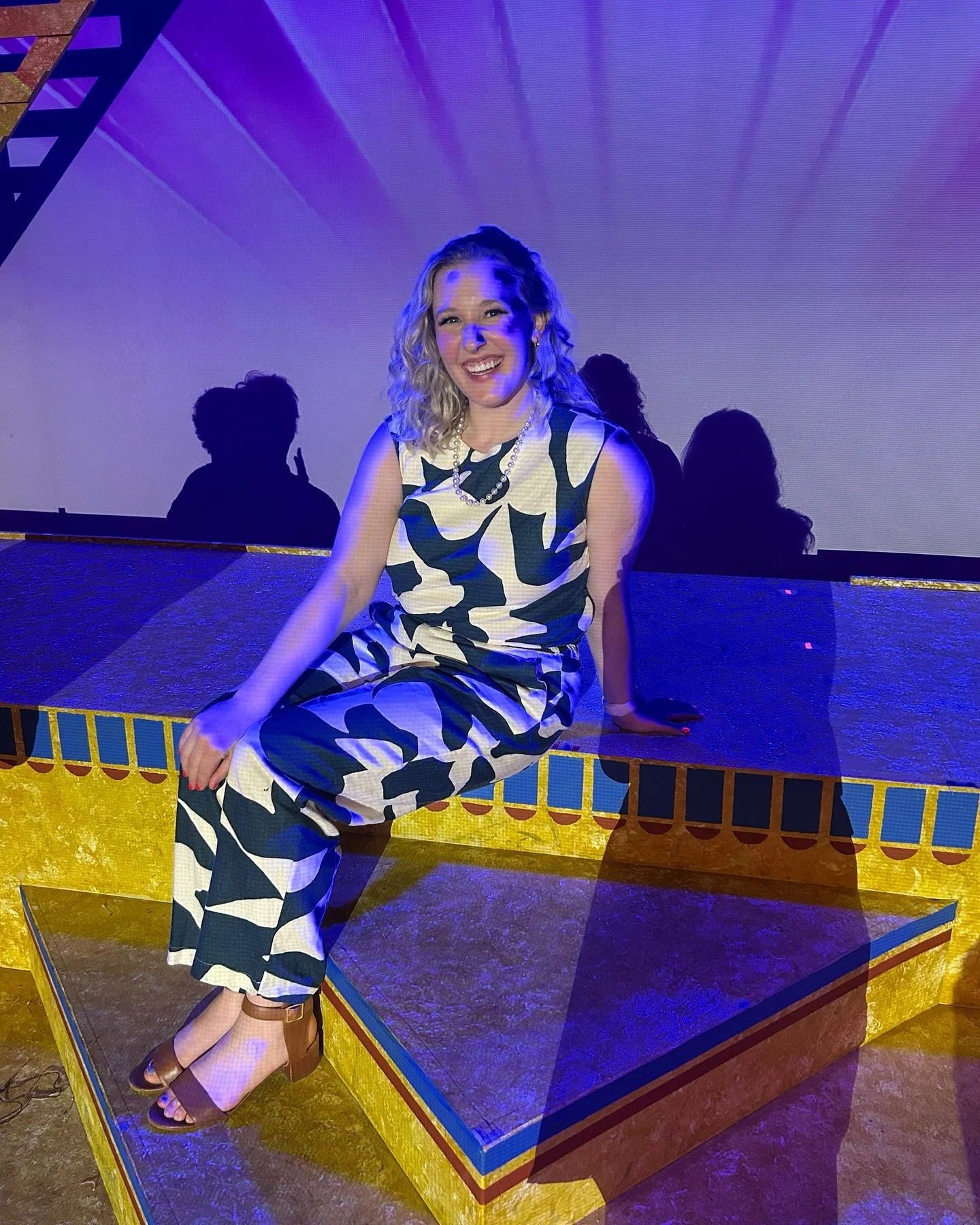 red, yellow, green, brown, scarlet, black, ochre, peach, ruby, olive, violet, fawn, lilac, gold, chocolate, mauve, cream, crimson, silver, rose, azure, lemon, russet, grey, purple, white, pink, orange, and BLUE!